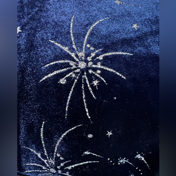 Elegant Navy Blue Velvet Skirt with Starburst Design - Picture 10 of 11
